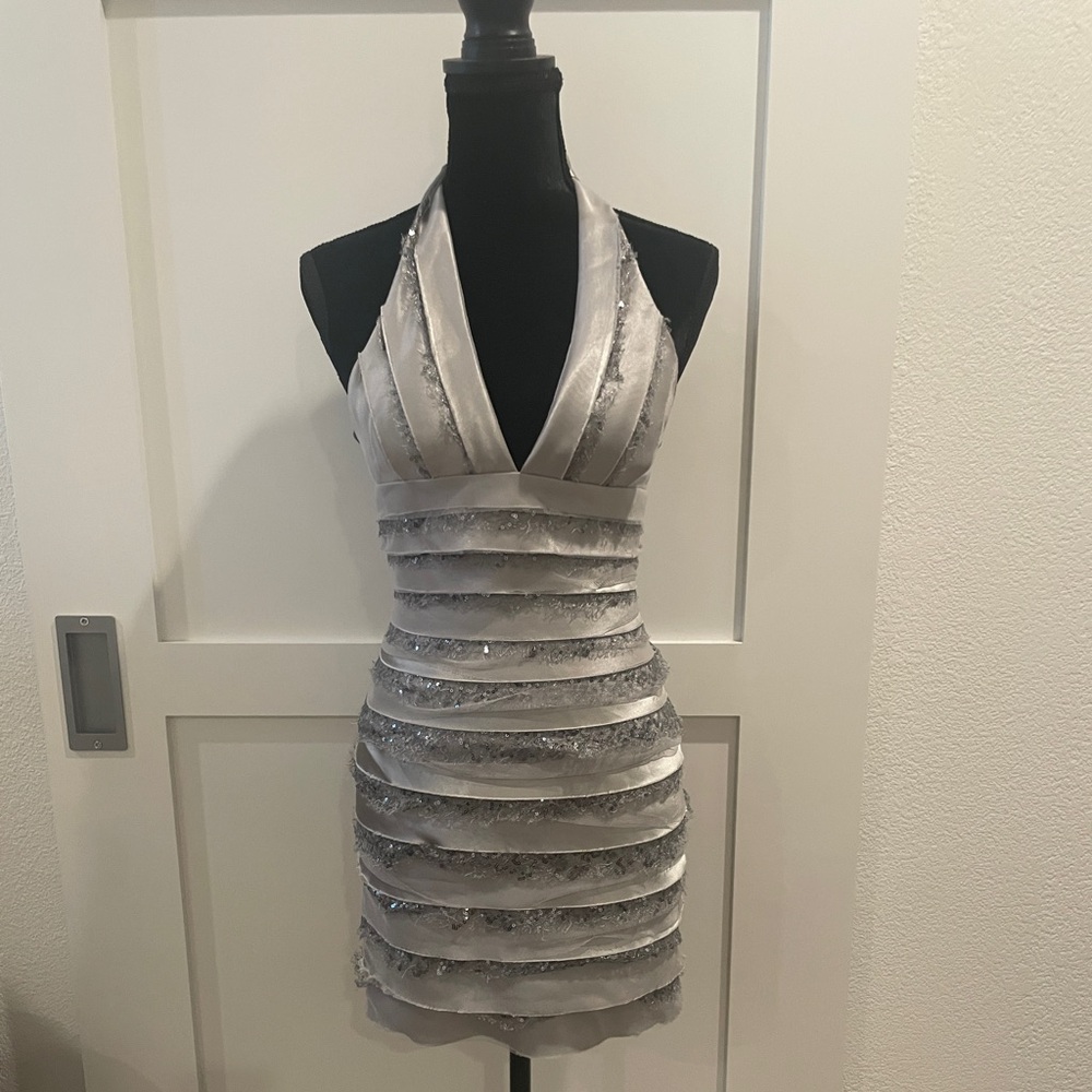 Bcbg Mini Dress Silver Tiered Layers Size 0